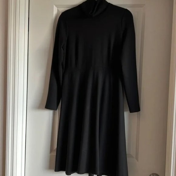 Seraphine maternity dress in size small - Picture 5 of 6